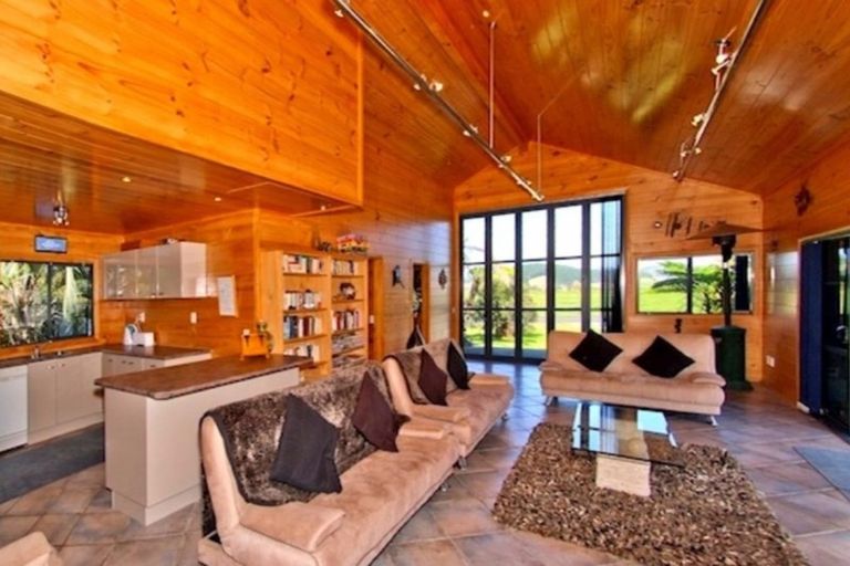 Photo of property in 502 Matarangi Drive, Matarangi, Whitianga, 3592