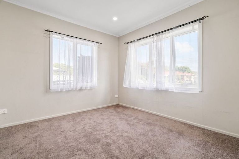Photo of property in 16 Scott Road, Papakura, 2110