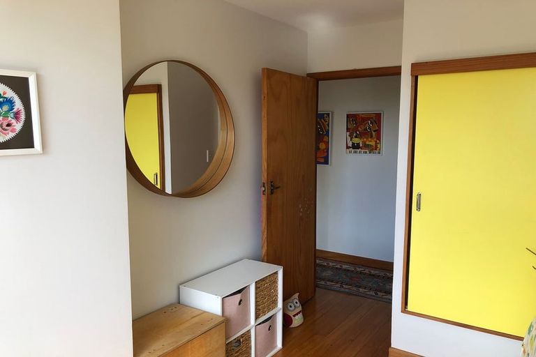 Photo of property in 9 City View Terrace, Birkenhead, Auckland, 0626