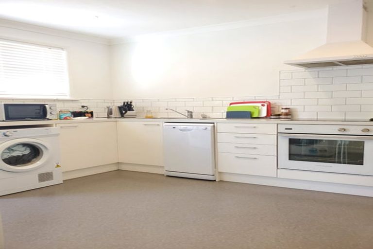 Photo of property in 2/1003 Fergusson Drive, Ebdentown, Upper Hutt, 5018