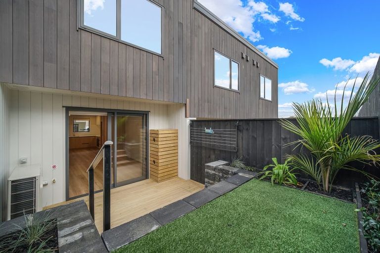 Photo of property in 15/506 Glenfield Road, Bayview, Auckland, 0629