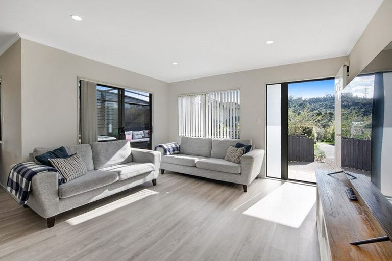 Photo of property in 1/27 Roanoke Way, Albany, Auckland, 0632