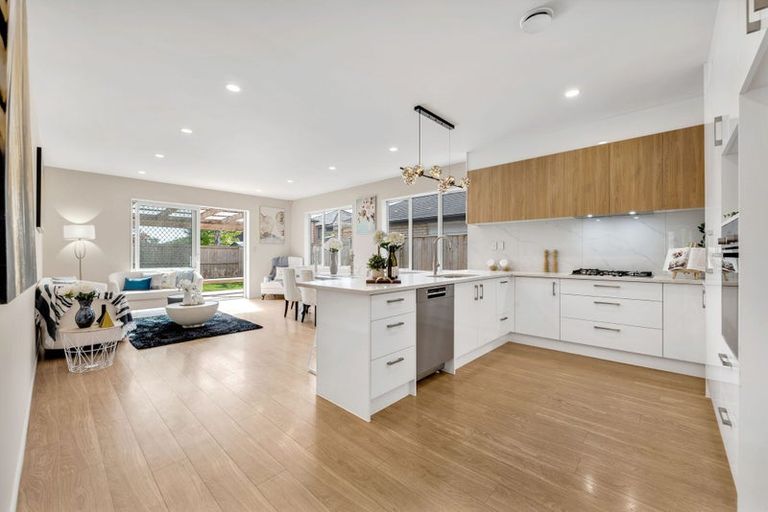 Photo of property in 23 Rohi Place, Flat Bush, Auckland, 2019