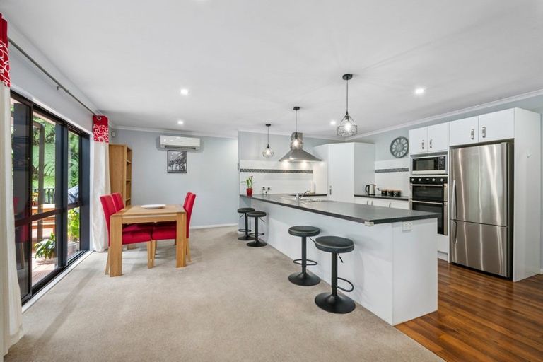 Photo of property in 43 Forest Road, Pinehaven, Upper Hutt, 5019