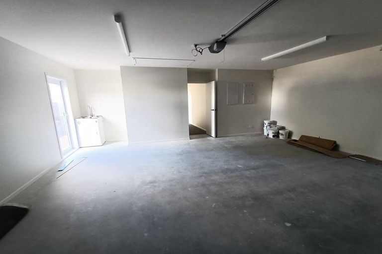 Photo of property in 28 Cynisca Crescent, Wallaceville, Upper Hutt, 5018