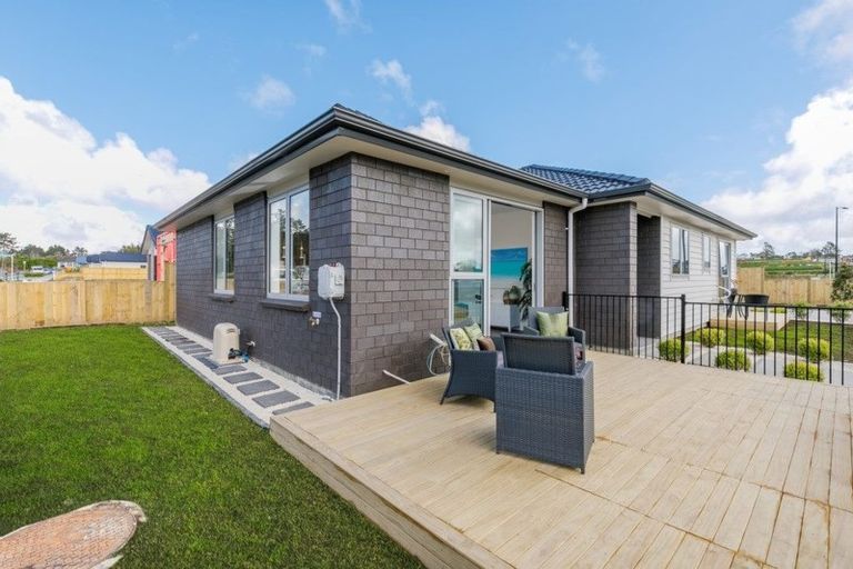 Photo of property in 42 Schoolside Road, Kumeu, 0810