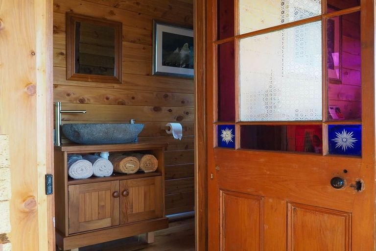 Photo of property in 134 Lone Kauri Road, Karekare, New Lynn, 0772