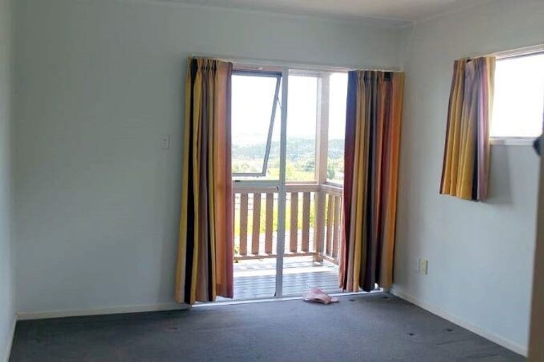 Photo of property in 29 Santiago Crescent, Unsworth Heights, Auckland, 0632