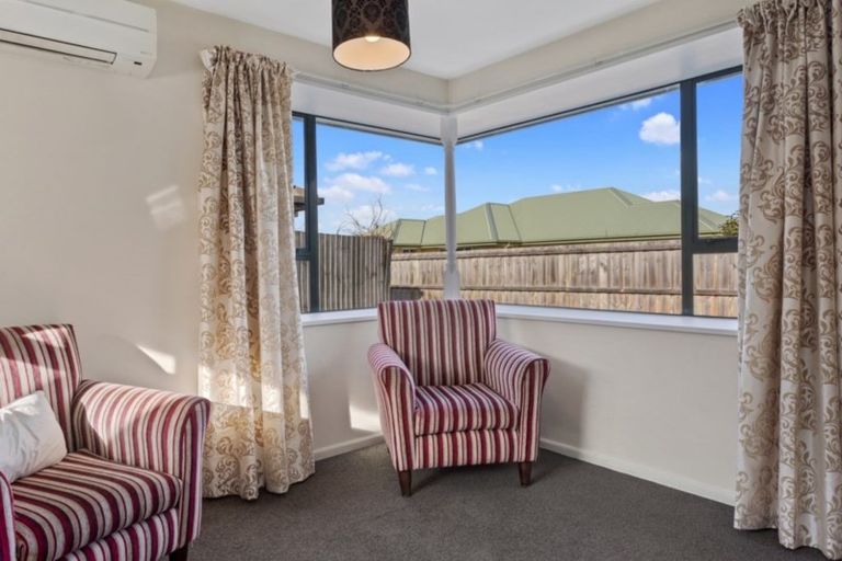 Photo of property in 8 Watkins Drive, Rangiora, 7400