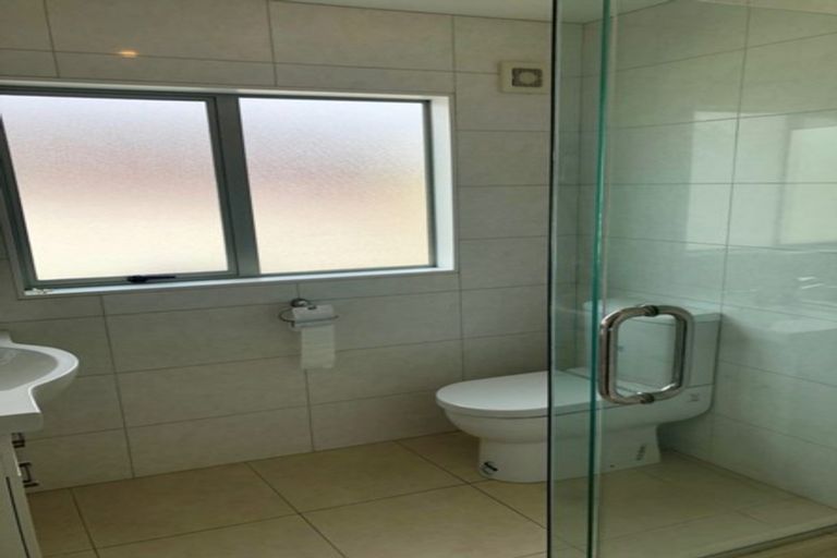 Photo of property in 25a William Souter Street, Forrest Hill, Auckland, 0620