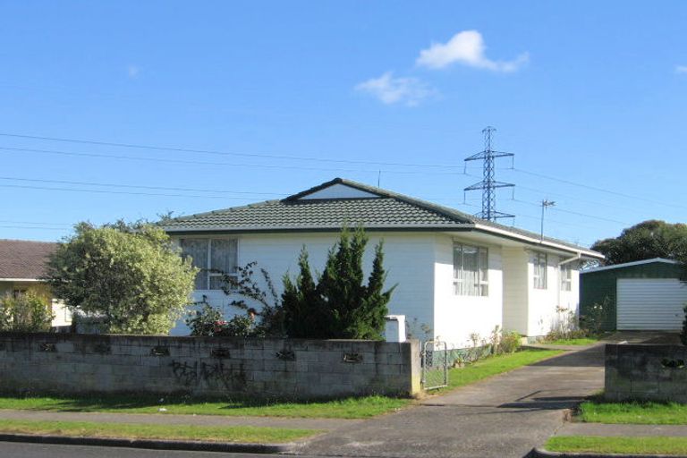 Photo of property in 19 Othello Drive, Clover Park, Auckland, 2023