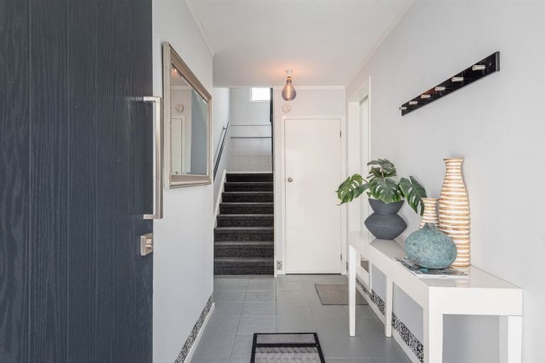 Photo of property in 3/5 Gordon Avenue, Forrest Hill, Auckland, 0620