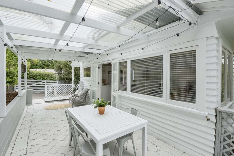 Photo of property in 103 Brian Crescent, Stanmore Bay, Whangaparaoa, 0932