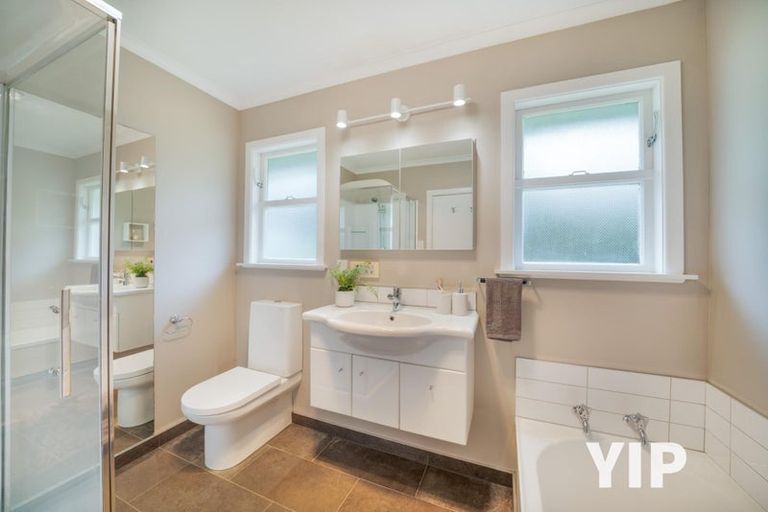 Photo of property in 54 Batchelor Street, Newlands, Wellington, 6037