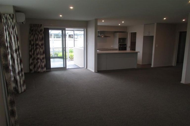 Photo of property in 32 Taiore Crescent, Marshland, Christchurch, 8083