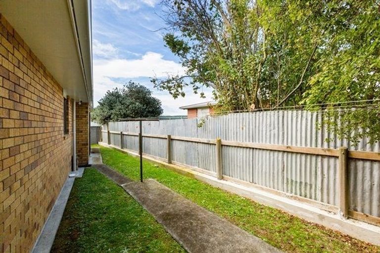 Photo of property in 12a Somerset Crescent, Highbury, Palmerston North, 4412