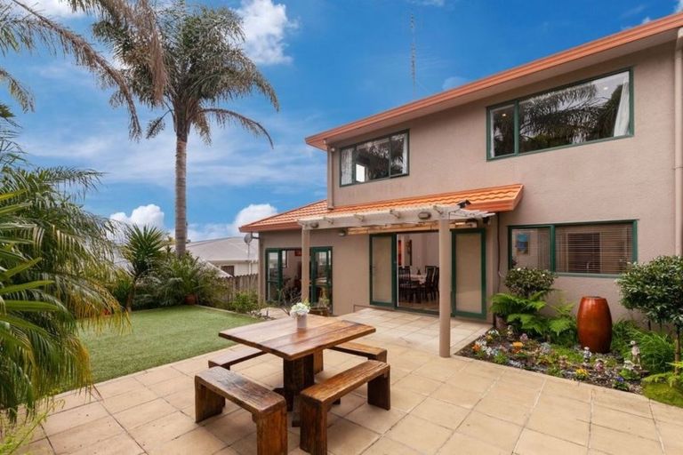 Photo of property in 6a Manuwai Road, Torbay, Auckland, 0630