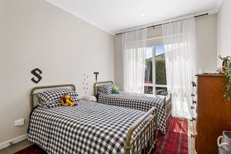 Photo of property in 8 Vinistra Road, Kumeu, 0810