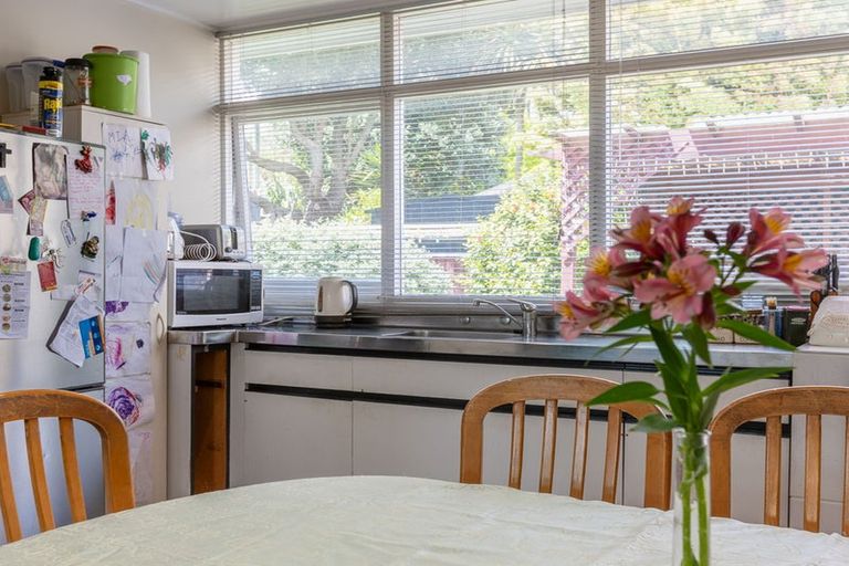 Photo of property in 6 Bermuda Grove, Paraparaumu Beach, Paraparaumu, 5032