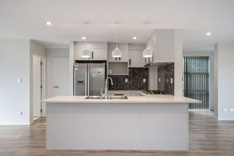 Photo of property in 17 Phar Lap Crescent, Takanini, 2112