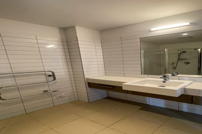 Photo of property in Bella Vista, 2d/84 Gunner Drive, Te Atatu Peninsula, Auckland, 0610