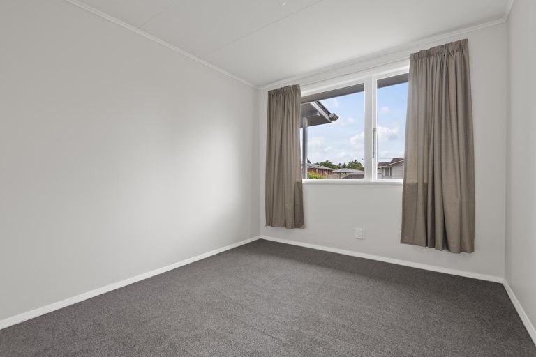 Photo of property in 2 Charwell Place, Highbury, Palmerston North, 4412