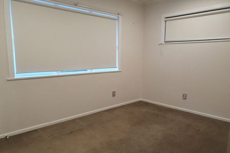 Photo of property in 71 Stottholm Road, Titirangi, Auckland, 0604