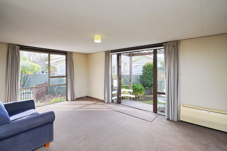 Photo of property in 49 Oldwood Street, Bishopdale, Christchurch, 8053