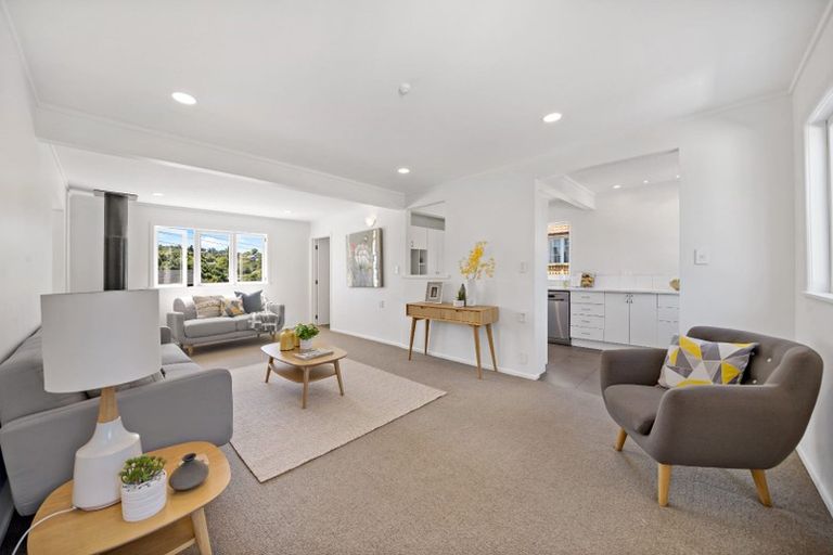 Photo of property in 80 Glendale Road, Glen Eden, Auckland, 0602