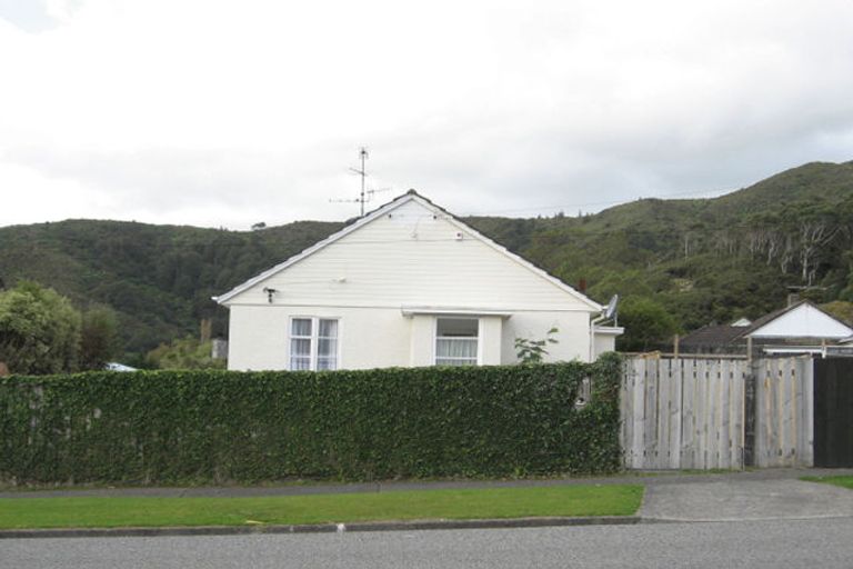 Photo of property in 99 Seddon Street, Naenae, Lower Hutt, 5011