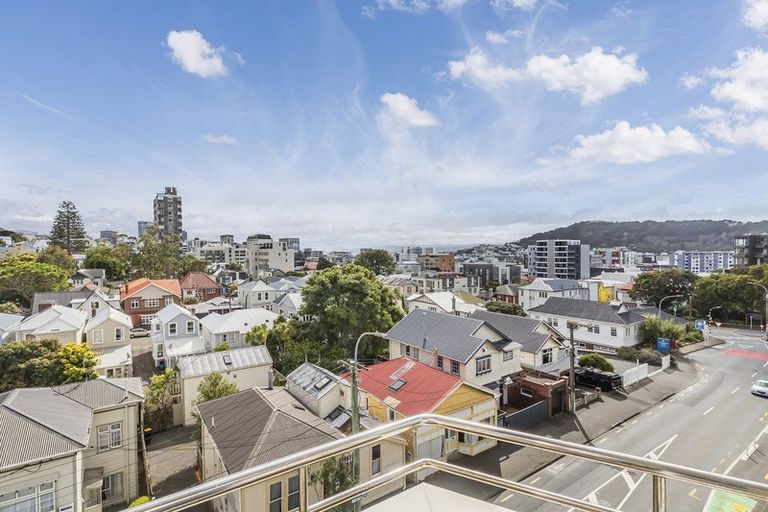 Photo of property in Winslow Apartments, 12/2 Ohiro Road, Aro Valley, Wellington, 6021