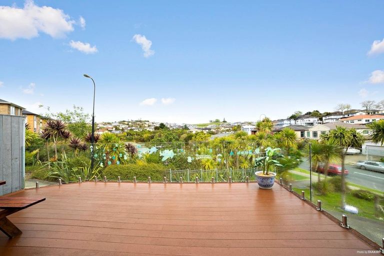 Photo of property in 36 Sohlue Place, Oteha, Auckland, 0632