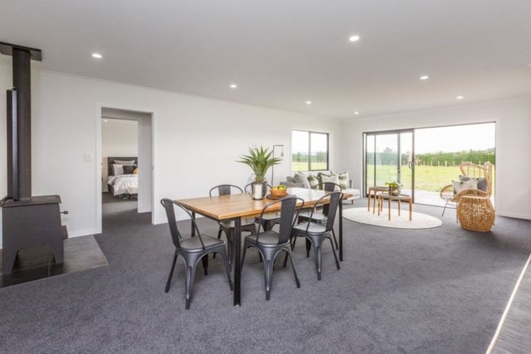 Photo of property in 175 Spur Road West, Colyton, Feilding, 4775