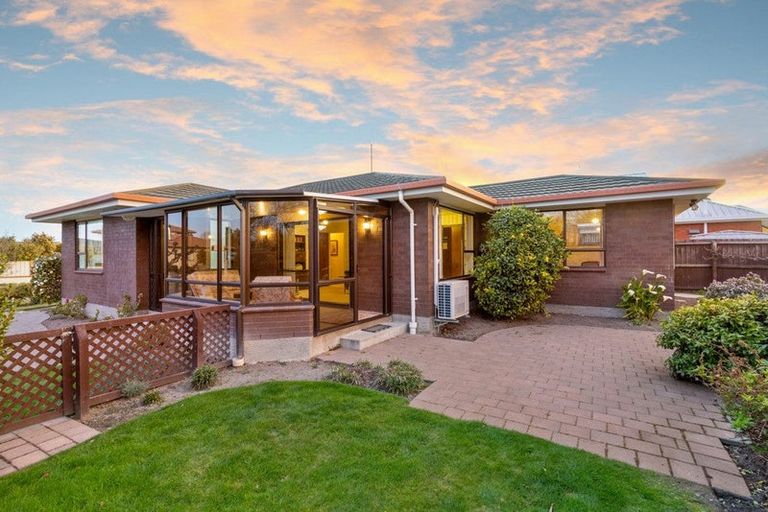 Photo of property in 9 Lowry Avenue, Redwood, Christchurch, 8051