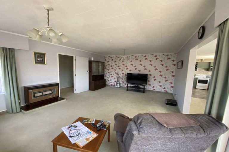 Photo of property in 16 Matai Place, Hawera, 4610