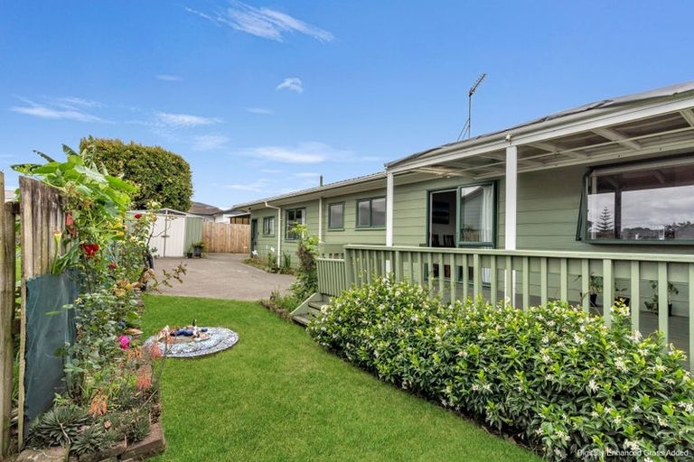 Photo of property in 8a Melleray Place, Randwick Park, Auckland, 2105