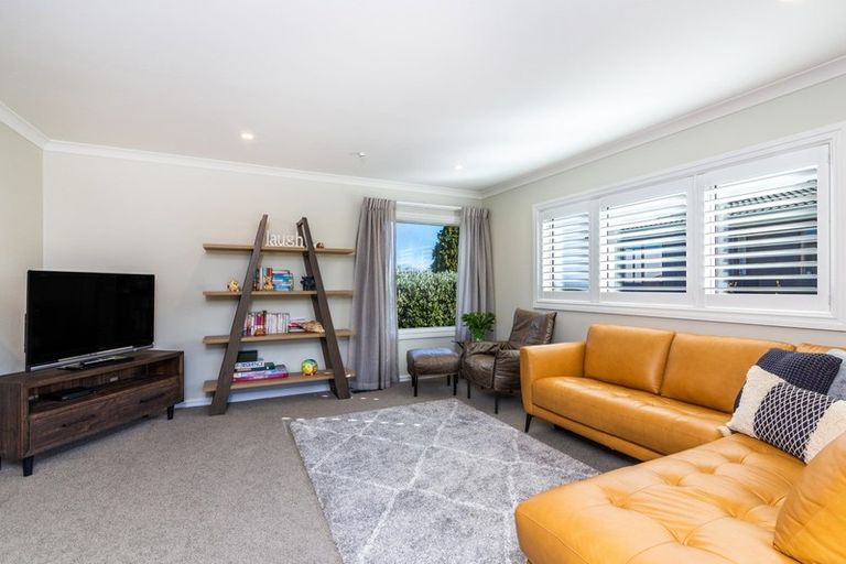 Photo of property in 10 Crowther Terrace, Waipahihi, Taupo, 3330