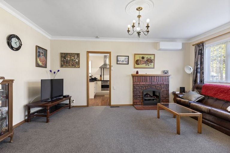 Photo of property in 16 Gibbs Crescent, Wainuiomata, Lower Hutt, 5014