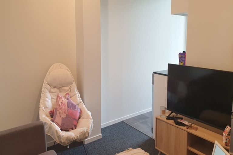 Photo of property in 18 Aveline Place, Glen Innes, Auckland, 1072