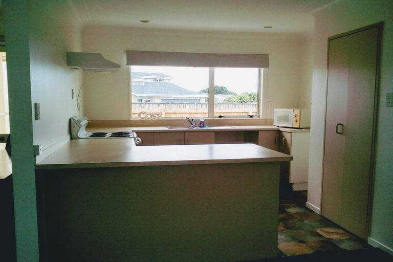 Photo of property in 72 One Tree Point Road, One Tree Point, 0118