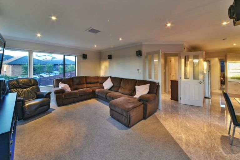 Photo of property in 51 Bellville Drive, Clendon Park, Auckland, 2103