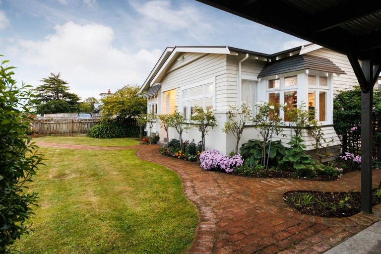 Photo of property in 51 Knowles Street, Terrace End, Palmerston North, 4410