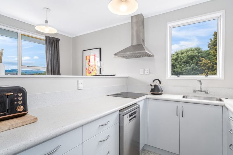 Photo of property in 12 Halyard Place, Whitby, Porirua, 5024