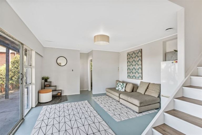 Photo of property in 28 Weldene Avenue, Glenfield, Auckland, 0629