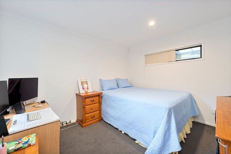 Photo of property in 15 Lake Panorama Drive, Henderson, Auckland, 0612