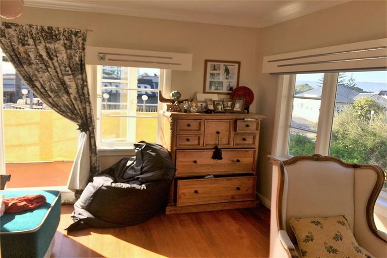 Photo of property in 147 Muritai Road, Eastbourne, Lower Hutt, 5013