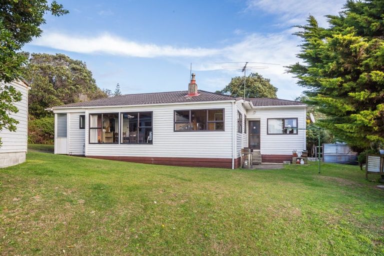 Photo of property in 15 Pukerua Beach Road, Pukerua Bay, 5026