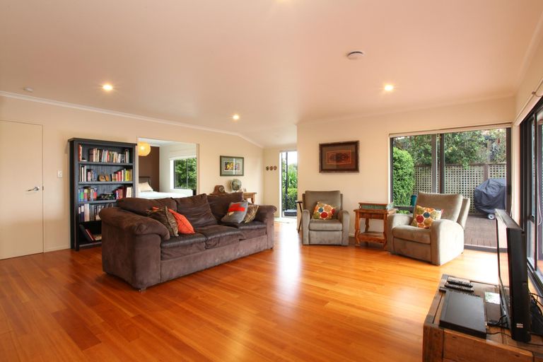 Photo of property in 21 Opotoru Road, Raglan, 3225