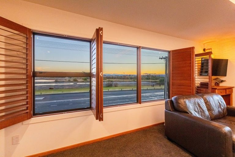 Photo of property in 62 Meeanee Quay, Westshore, Napier, 4110