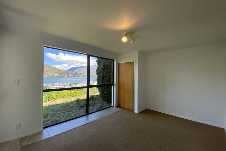 Photo of property in 8b Cresta Lane, Frankton, Queenstown, 9300